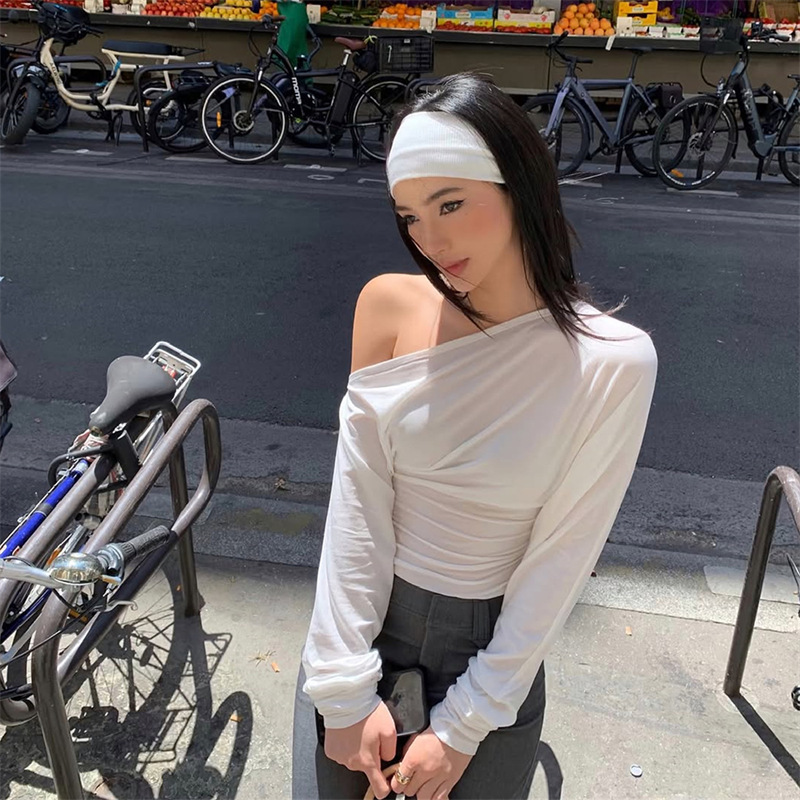 Off Shoulder Blouse - เสื้อผู้หญิงปี 2026 แบบไหล่เดียว แขนยาว ทรงไม่สมมาตร ดีไซน์จับจีบ