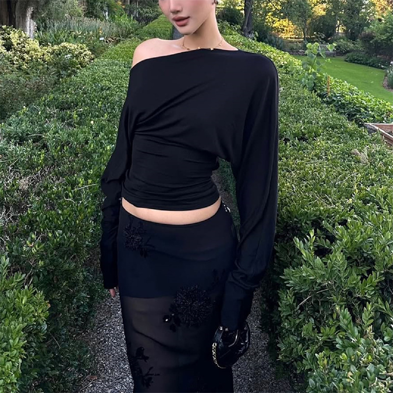 เสื้อผู้หญิงปี 2026 แบบไหล่เดี - Off Shoulder Blouse บทวิจารณ์และราคา